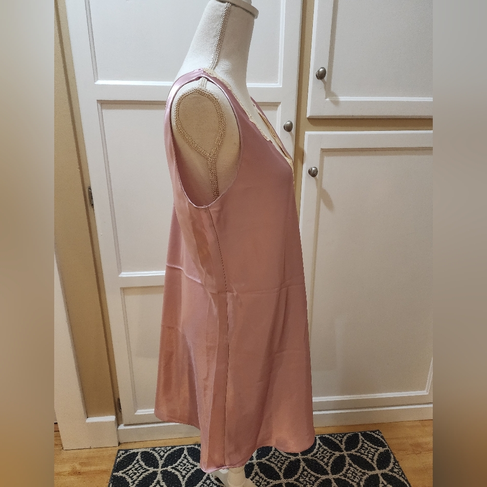 Nine & Company Women's Sleeveless Lace V-neck Nightgown - Picture 7 of 9